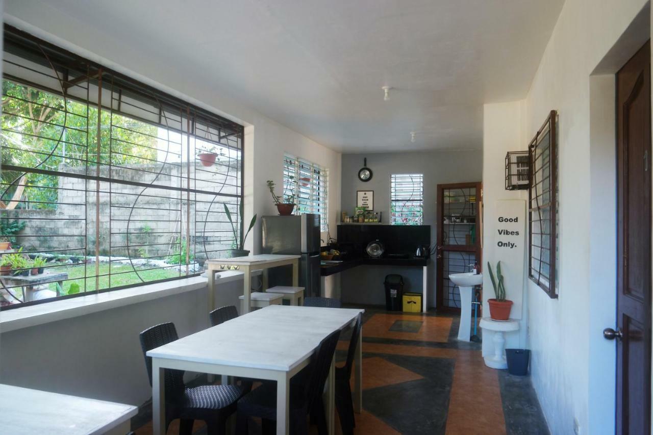 Ese House Hotell Dumaguete City Exteriör bild